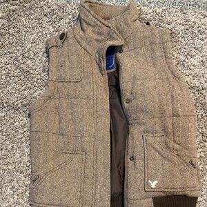 American Eagle fabric vest.